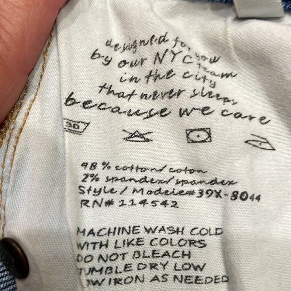 Blank NYC Destroyed Curvy Denim Shorts 26 - Picture 3 of 9